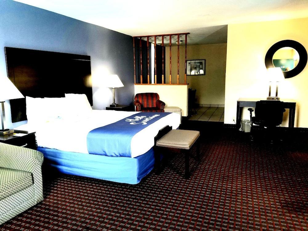 Days Inn By Wyndham Easley West Of Greenville/Clemson Area Kültér fotó